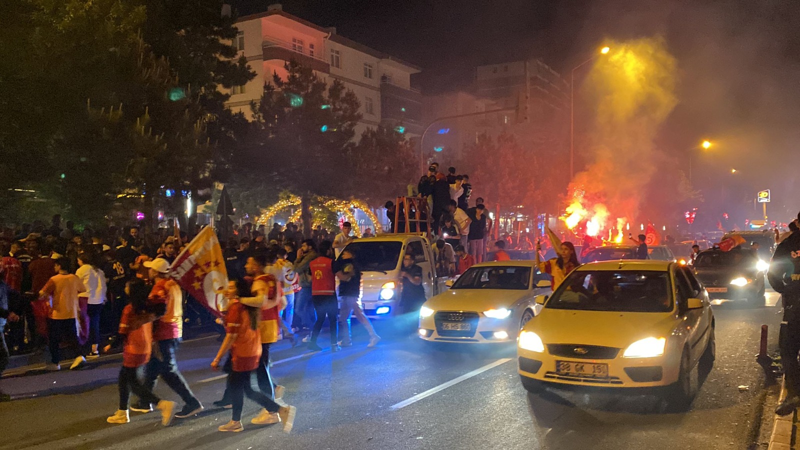 Galatasaray’ın şampiyonluğu Kayseri’de de kutlandı